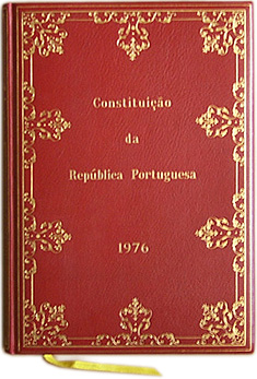 Capa da Constituição de 1976