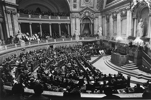 Sessão inaugural da Assembleia Constituinte, em 2 de Junho de 1975 