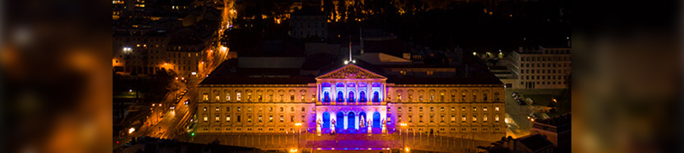 Vista do Palácio de São bento iluminado