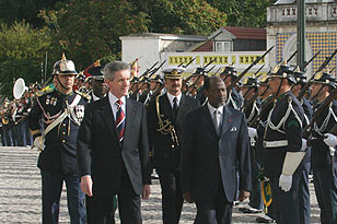 Sessão Solene de Boas Vindas ao Presidente da República de Moçambique, Joaquim Chissano, em 15.10.2004