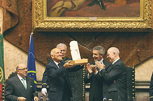 Cerimónia de entrega do Prémio Norte-Sul do Conselho da Europa, em 25.10.2004 (Sala do Senado) 
