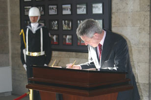 Visita Oficial à Turquia, a convite do Presidente da Grande Assembleia Nacional Turca, de 26 a 30.10.2004