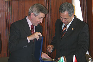 Audiência com o Presidente da Grande Assembleia Nacional da Turquia, por ocasião da visita oficial à Turquia, em 27.10.2004