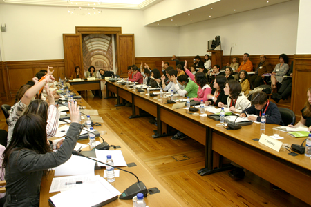 Reuni&atilde;o da 1.&ordf; Comiss&atilde;o, presidida pelas Deputadas Maria J&uacute;lia Car&eacute; (PS) e  Alda Macedo (BE) - Assembleia da Rep&uacute;blica, em 08.05.2006