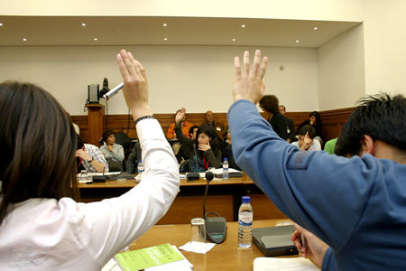 Reuni&atilde;o da 1.&ordf; Comiss&atilde;o, presidida pelas Deputadas Maria J&uacute;lia Car&eacute; (PS) e  Alda Macedo (BE) - Assembleia da Rep&uacute;blica, em 08.05.2006