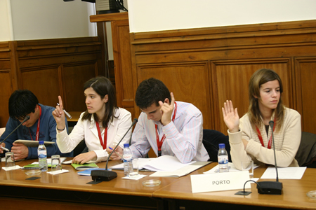 Reuni&atilde;o da 1.&ordf; Comiss&atilde;o, presidida pelas Deputadas Maria J&uacute;lia Car&eacute; (PS) e  Alda Macedo (BE) - Assembleia da Rep&uacute;blica, em 08.05.2006