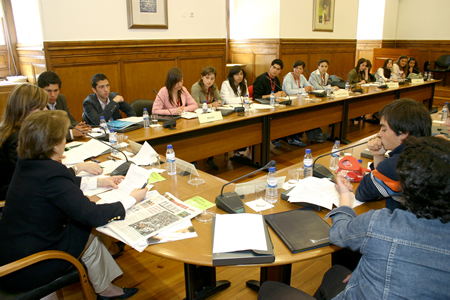Reuni&atilde;o da 2.&ordf; Comiss&atilde;o, presidida pela Deputada ZitaSeabra (PSD),  Assembleia da Rep&uacute;blica, em 08.05.2006