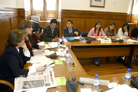 Reuni&atilde;o da 2.&ordf; Comiss&atilde;o, presidida pela Deputada ZitaSeabra (PSD),  Assembleia da Rep&uacute;blica, em 08.05.2006