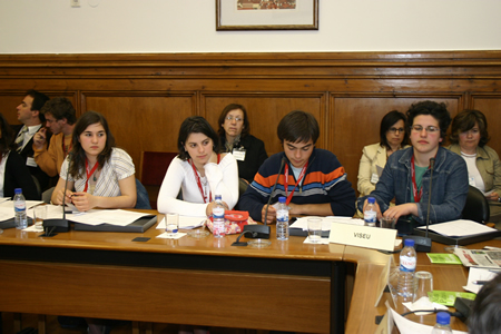 Reuni&atilde;o da 2.&ordf; Comiss&atilde;o, presidida pela Deputada ZitaSeabra (PSD),  Assembleia da Rep&uacute;blica, em 08.05.2006