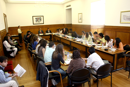 Reuni&atilde;o da 3.&ordf; Comiss&atilde;o, presidida pelo Deputado Lu&iacute;s Fagundes Duarte (PS),  Assembleia da Rep&uacute;blica, em 08.05.2006