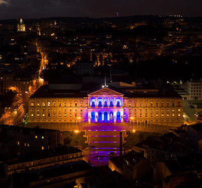 Vista do Palácio de São bento iluminado